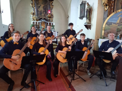 Kytarový orchestr na Noci kostelů