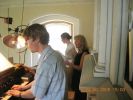 Na varhany doprovází Matěj Havel